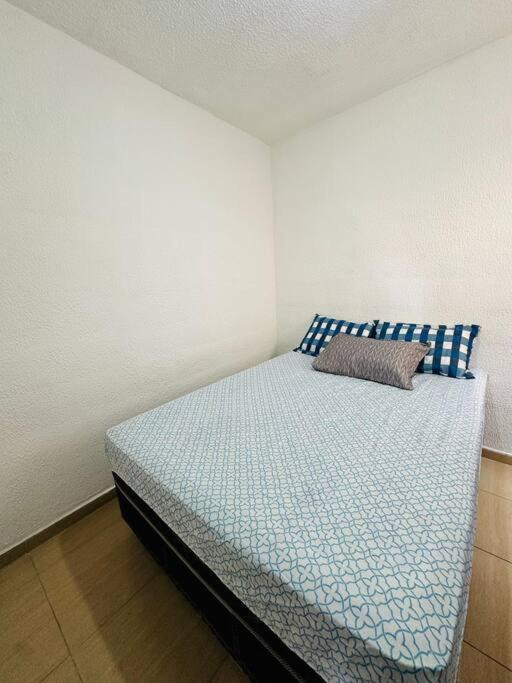 Apto Mobiliado Aconchegante 02 - Zn Apartamento *